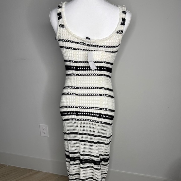 Forever 21 Black & White Crochet Maxi Cover-Up Dress – Size Small (NWT) - Picture 2 of 3